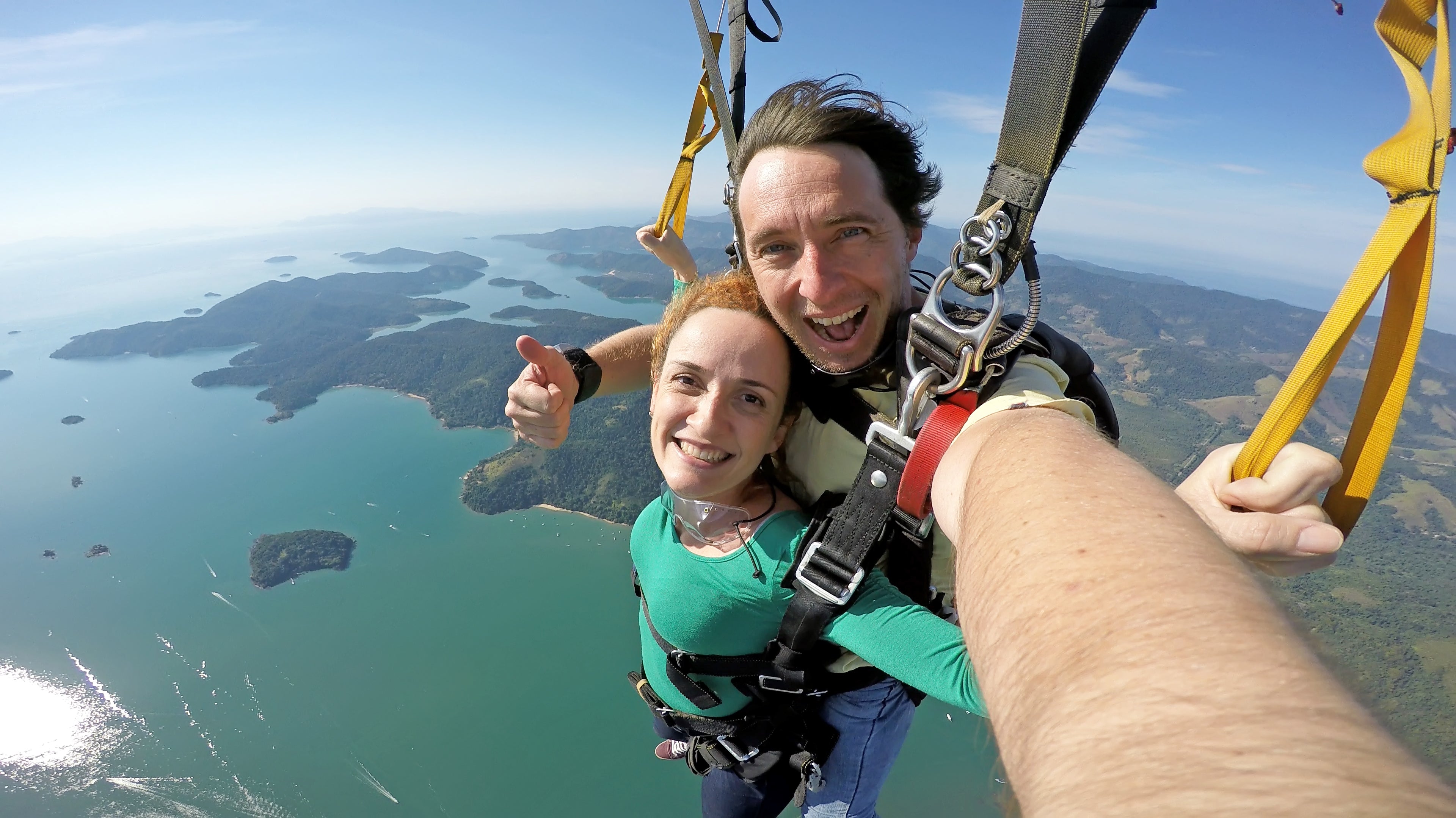 How to Choose the Best Vlog Camera for Travel: A Complete 2025 Guide